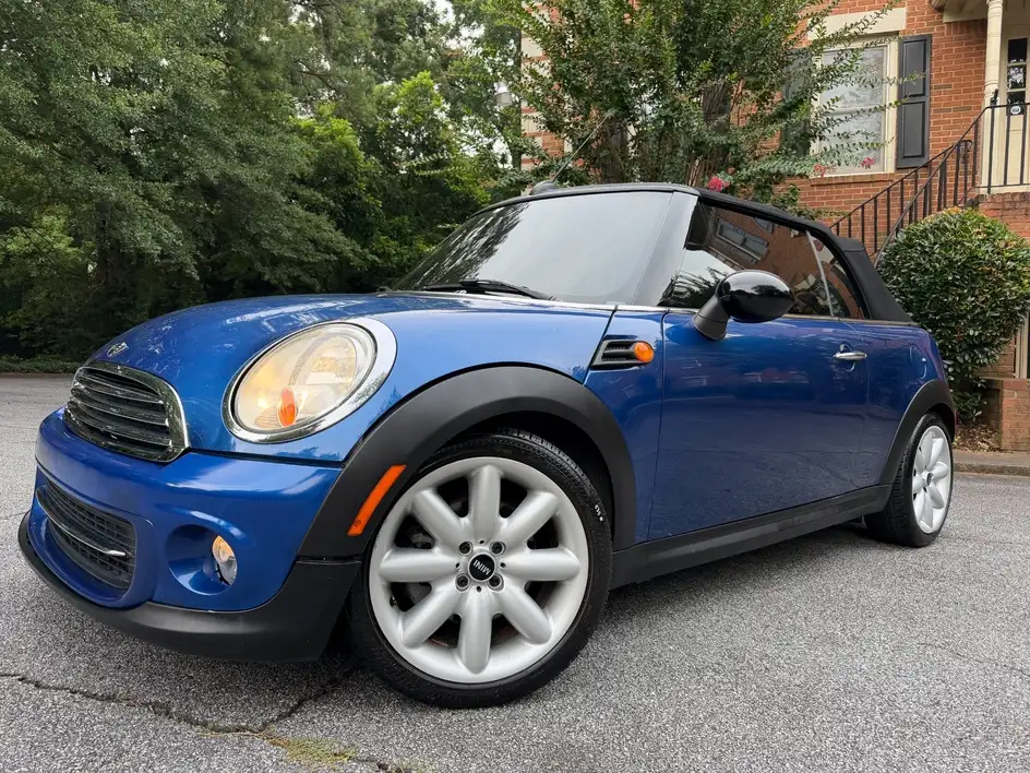 2015 MINI Cooper Base's photo