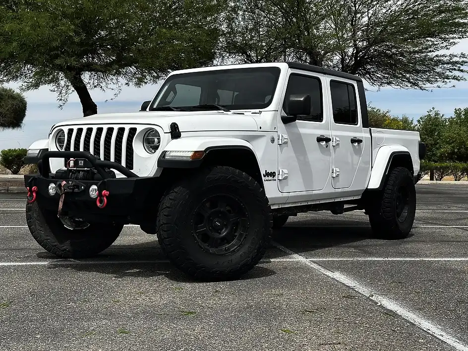 2021 Jeep Gladiator Sport S's photo