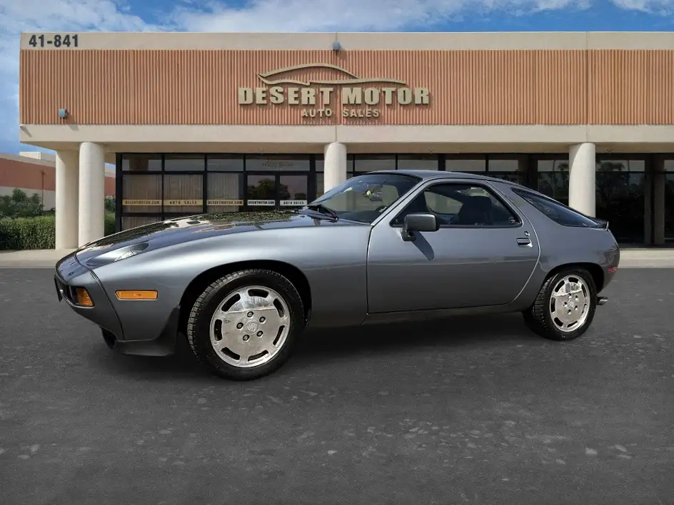 1984 Porsche 928 S's photo