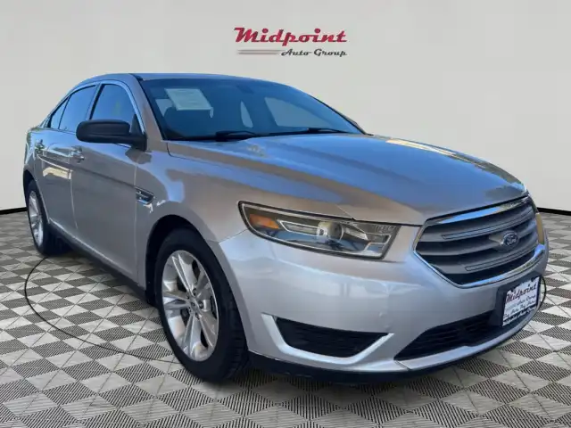 2017 Ford Taurus SE FWD's photo