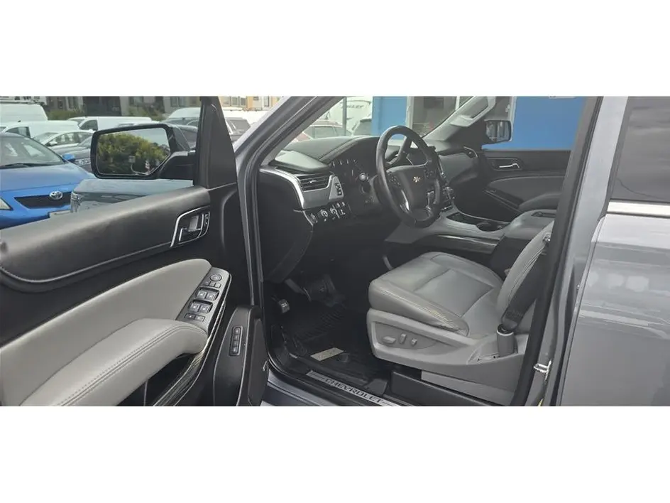 2018 Chevrolet Tahoe LT 4WD photo 3