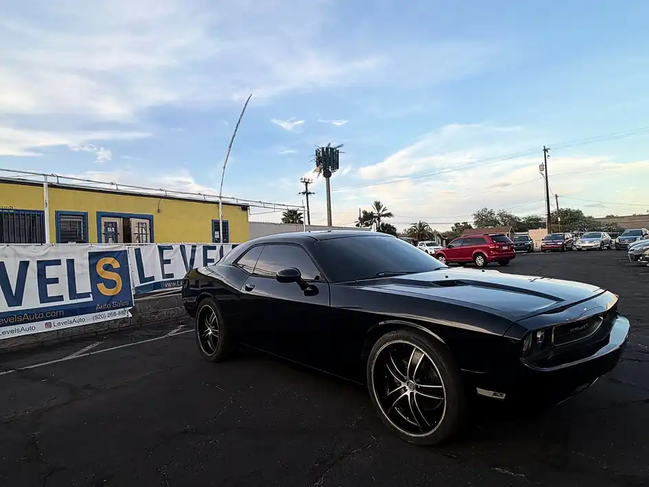 2012 Dodge Challenger SXT's photo