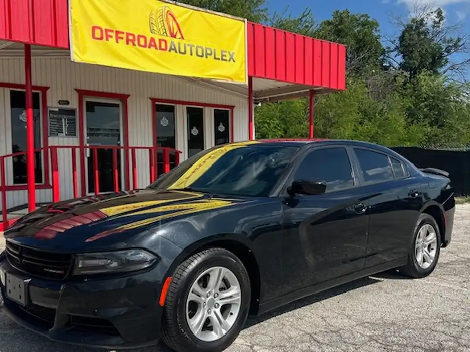 2019 Dodge Charger SXT's photo