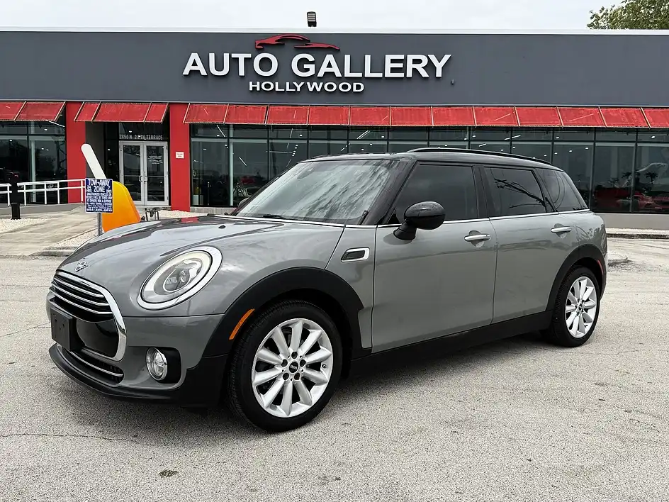 2019 MINI Clubman Cooper Signature's photo