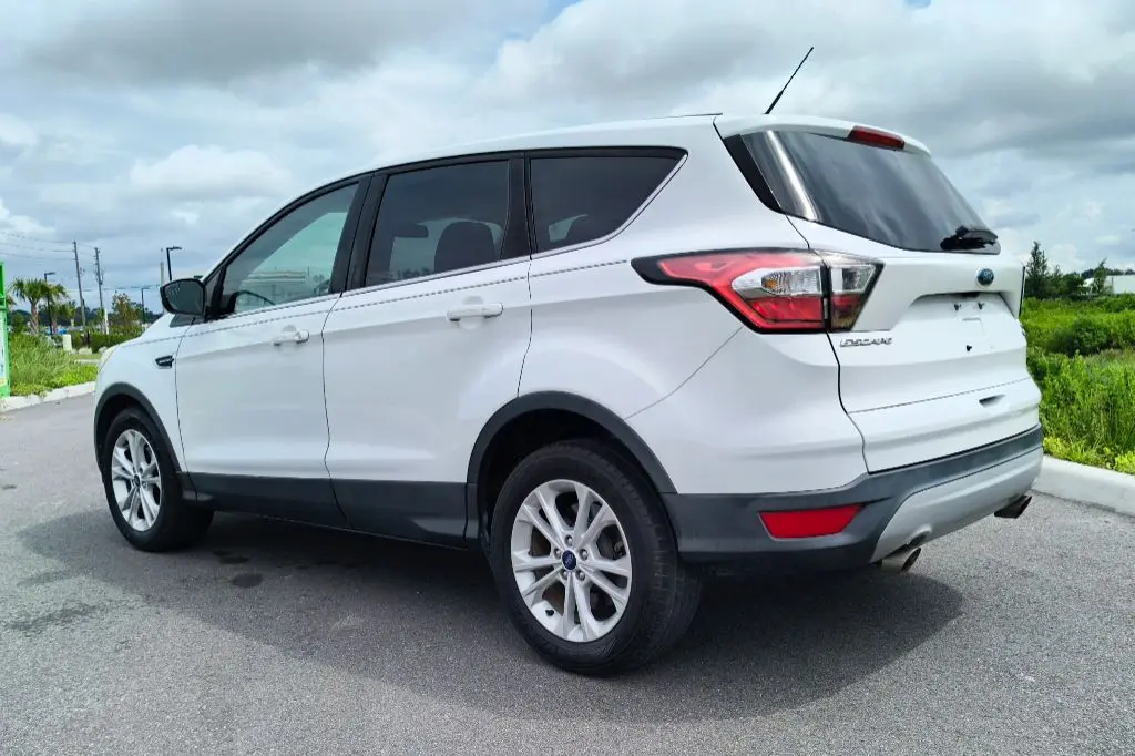 2017 Ford Escape SE photo 5