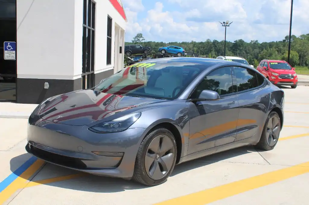 2022 Tesla Model 3 Long Range Dual Motor All-Wheel Drive's photo