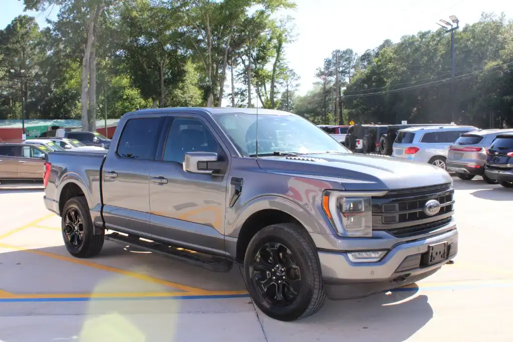 2022 Ford F-150 Lariat 4x4 SuperCrew 5-1/2 Box's photo