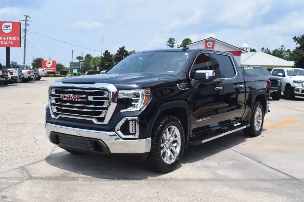 2021 GMC Sierra 4WD Crew Cab Short Box SLT's photo