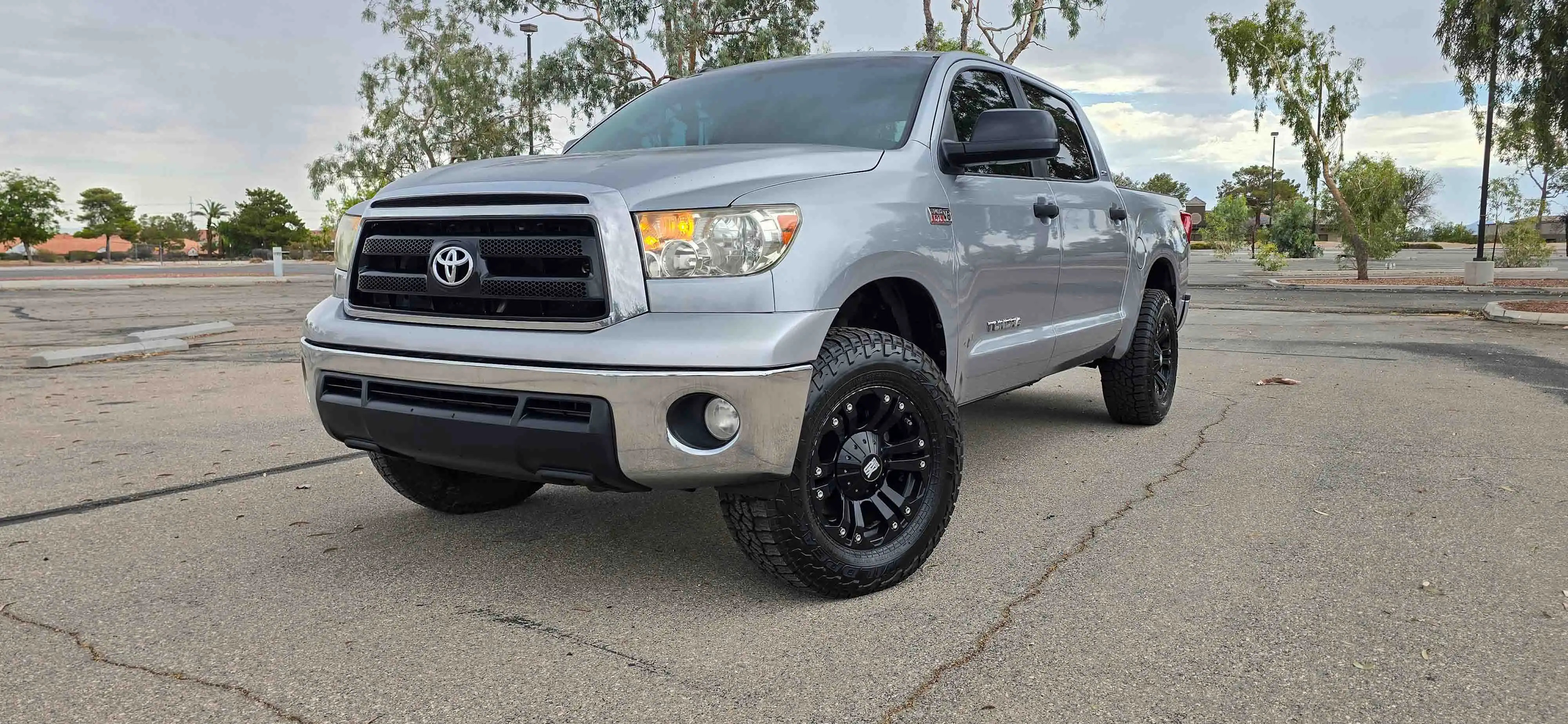 2011 Toyota Tundra 5.7 Auto 4WD Tundra Grade Crew Max's photo