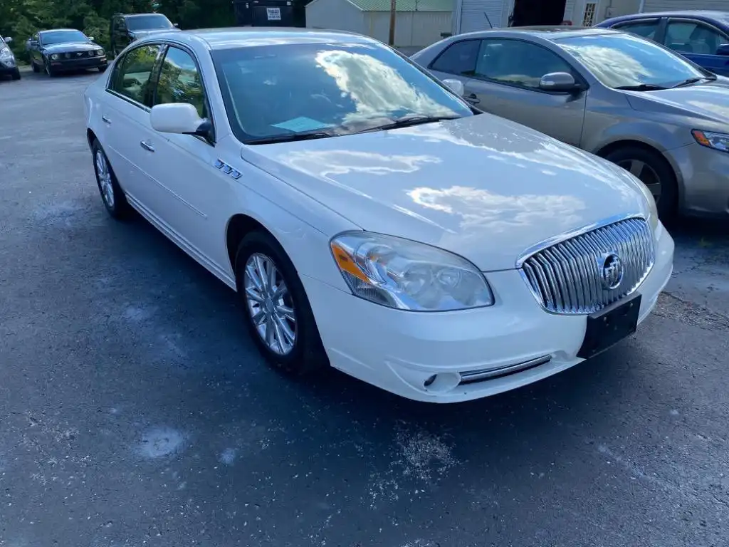 2010 Buick Lucerne CXL's photo