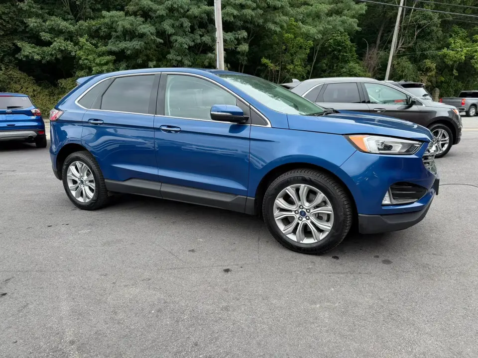 2021 Ford Edge Titanium AWD photo 4