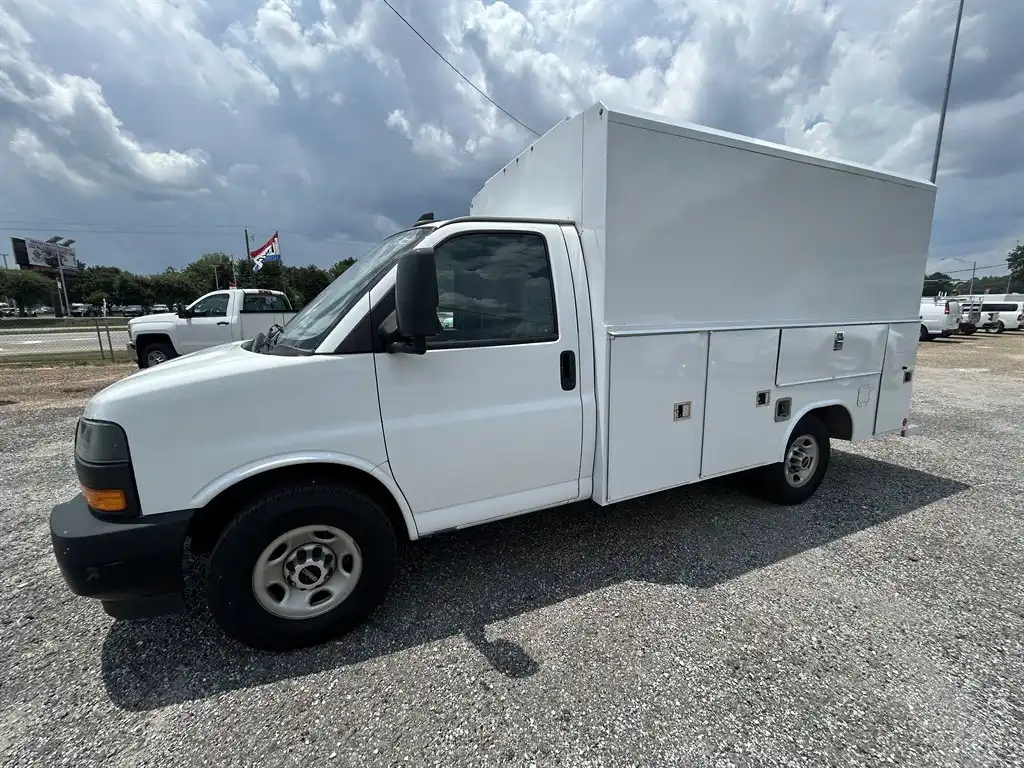 2023 GMC Savana 3500 139" WB's photo