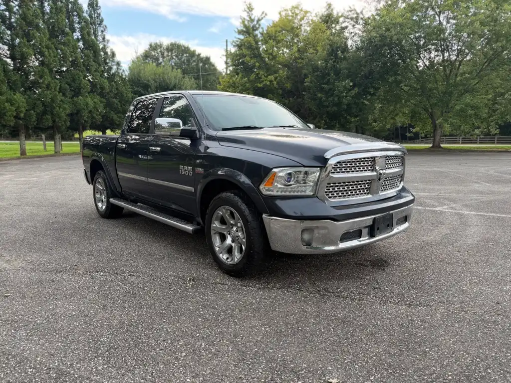 2017 RAM 1500 Laramie 4x4 Crew Cab 5'7's photo