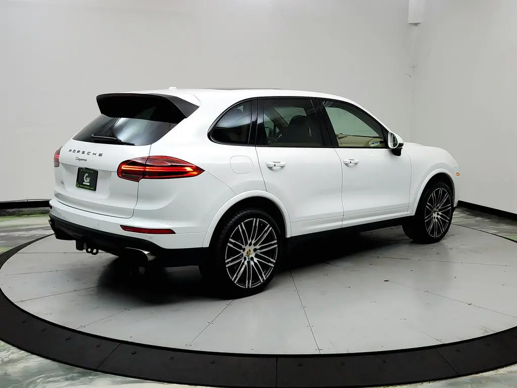 2017 Porsche Cayenne Platinum Edition photo 5