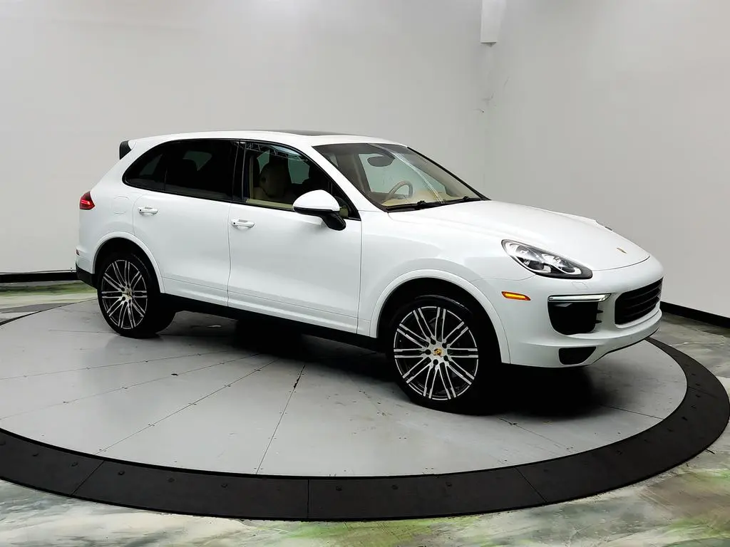 2017 Porsche Cayenne Platinum Edition photo 3