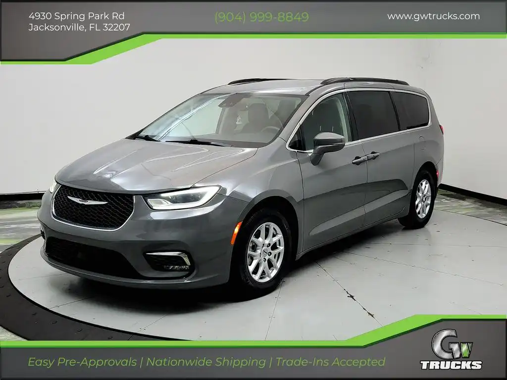 2022 Chrysler Pacifica Touring L's photo