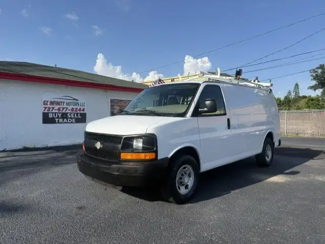 2009 Chevrolet Express 2500 Work Van HD's photo