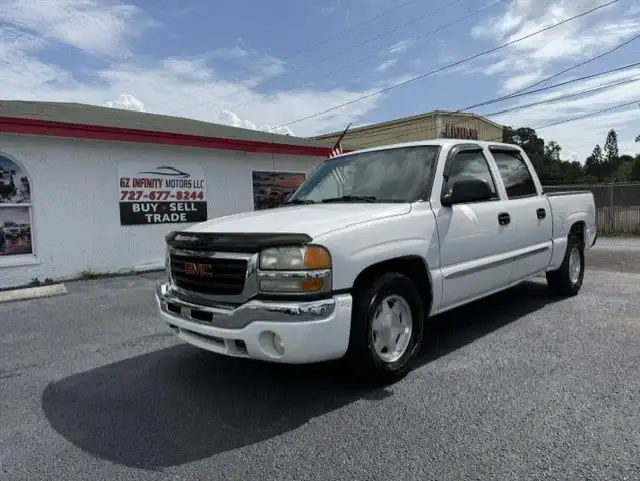 2004 GMC Sierra 2WD Crew Cab 6 1/2-ft SLT's photo