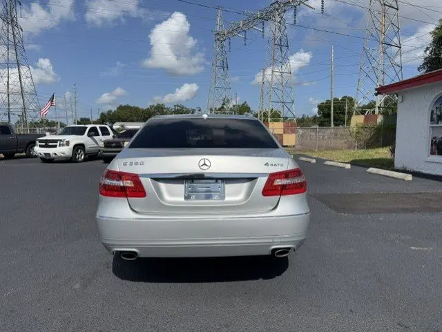 2013 Mercedes-Benz E-Class E350 Luxury 4MATIC photo 4