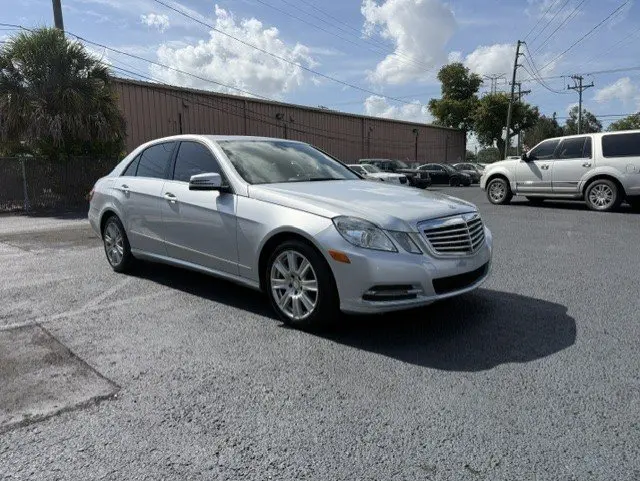 2013 Mercedes-Benz E-Class E350 Luxury 4MATIC photo 3