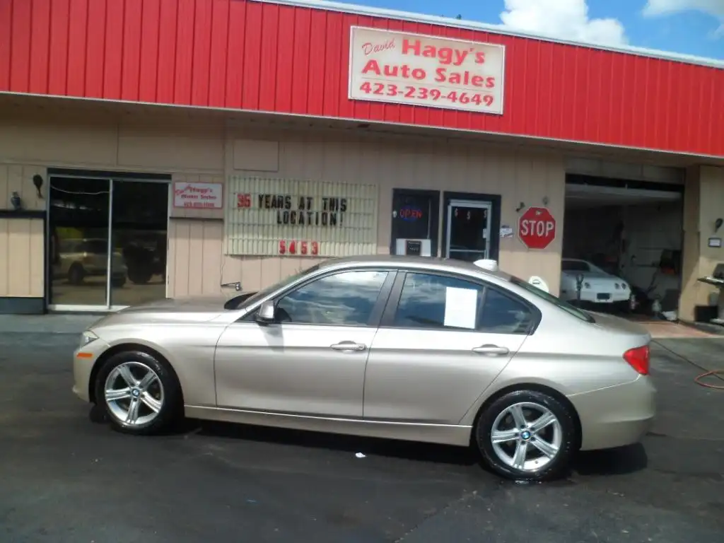 2014 BMW 3 Series 320i Sedan's photo