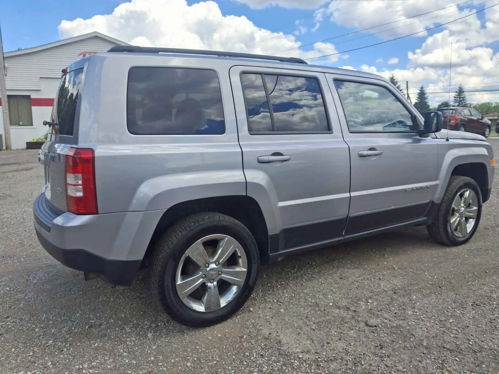 2016 Jeep Patriot Latitude photo 3