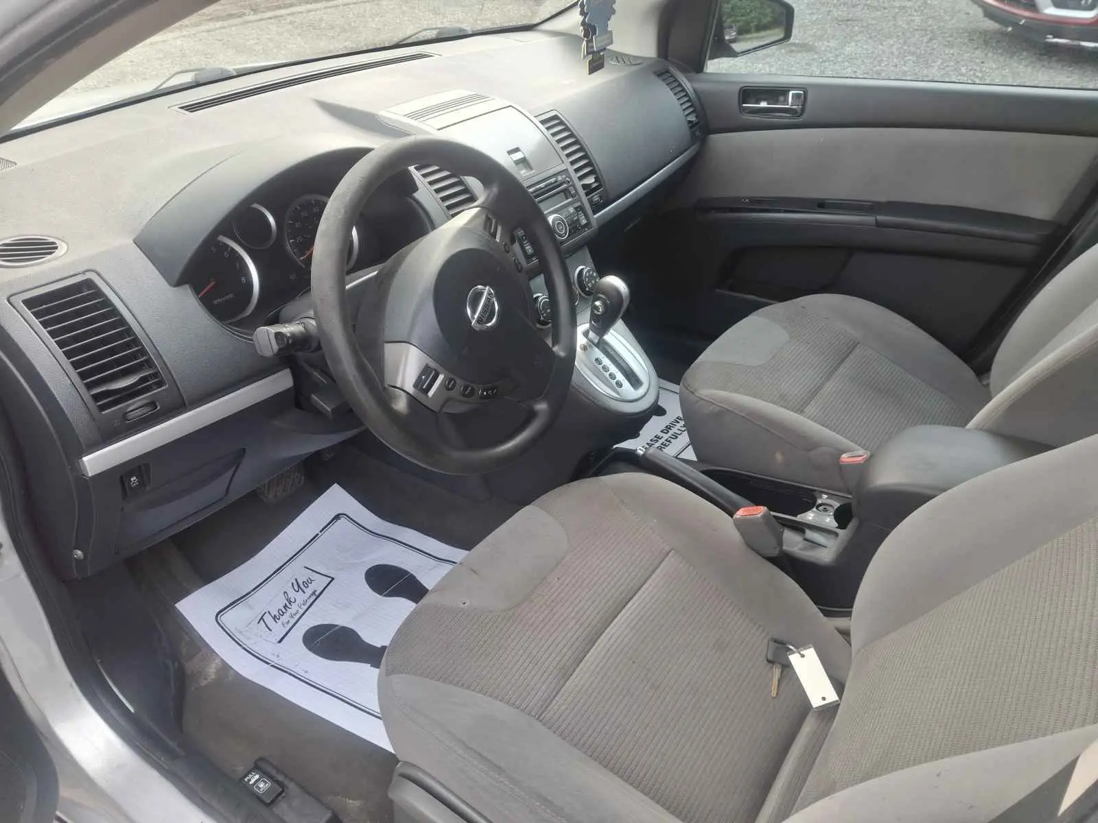 2012 Nissan Sentra 2.0 SR CVT photo 5