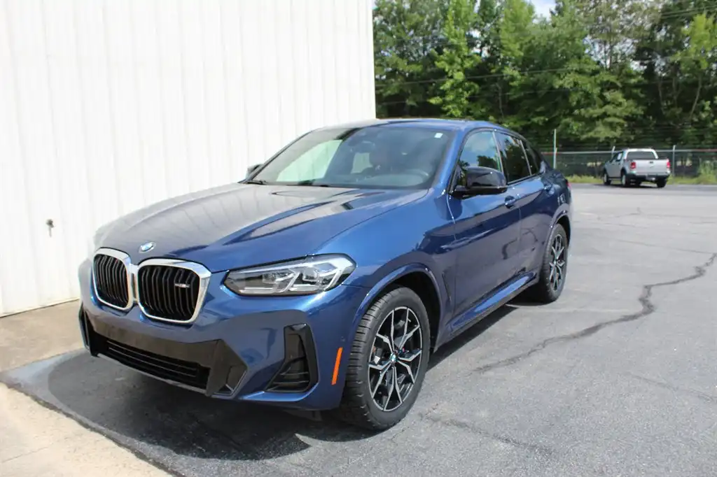 2022 BMW X4 M40i's photo