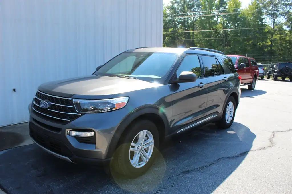 2020 Ford Explorer XLT RWD's photo