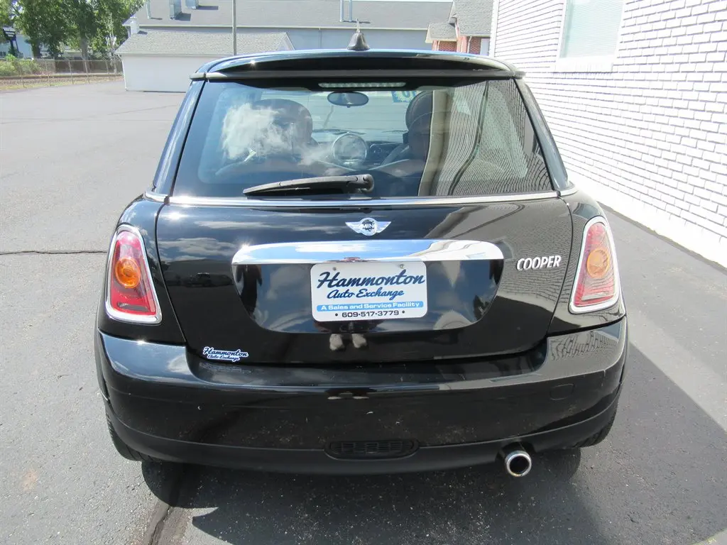2010 MINI Cooper Base photo 5