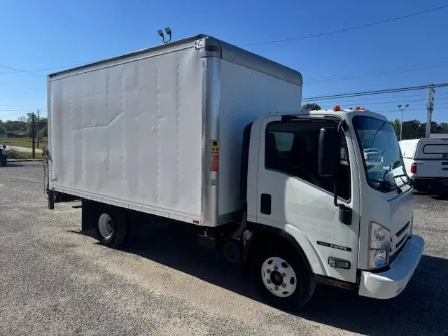 2015 Isuzu NPR undefined photo 4