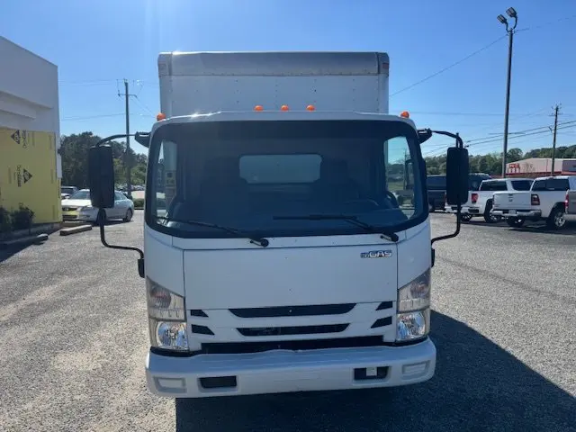 2015 Isuzu NPR undefined photo 3