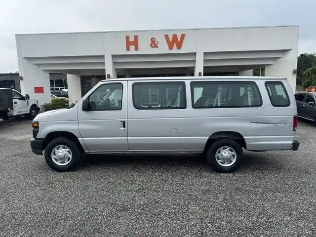 2008 Ford E-Series E-350 XL Super Duty Extended's photo
