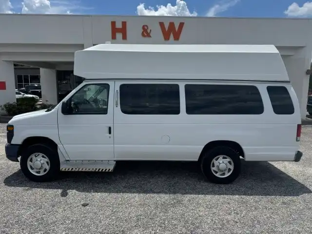 2014 Ford E-Series E-350 Super Duty Extended's photo