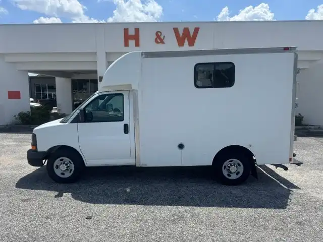 2013 Chevrolet Express's photo
