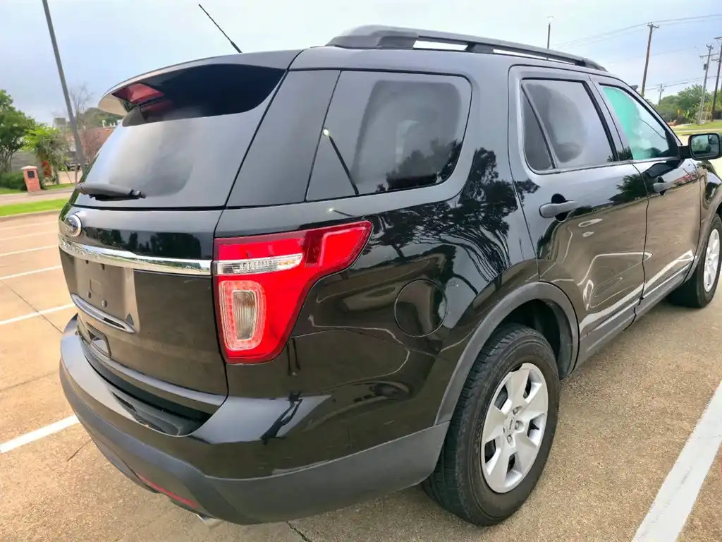 2014 Ford Explorer Base's photo