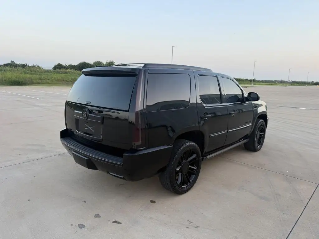 2013 Cadillac Escalade AWD Premium photo 1