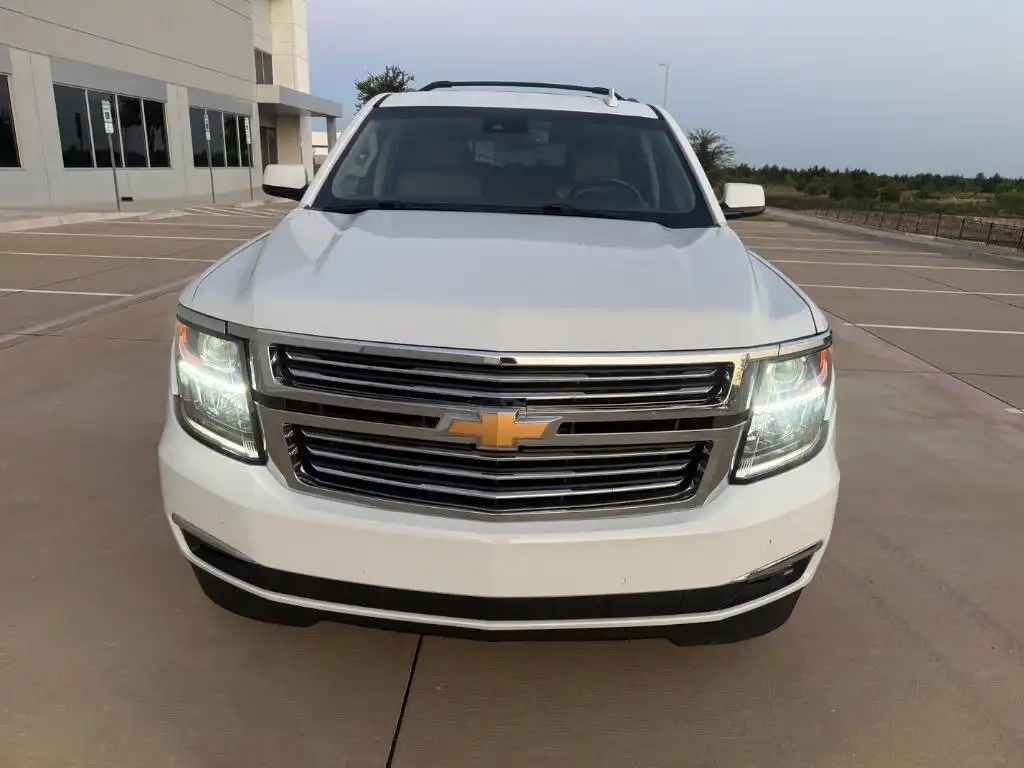 2019 Chevrolet Suburban LT 4WD 1500's photo