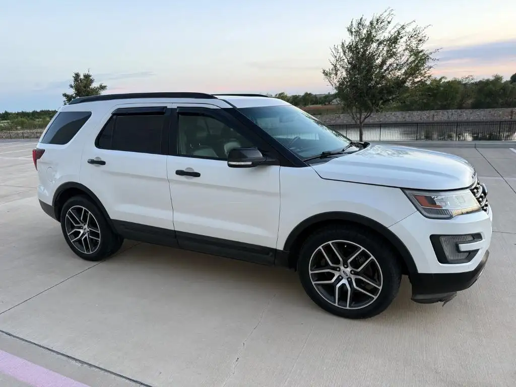 2016 Ford Explorer Sport 4WD's photo