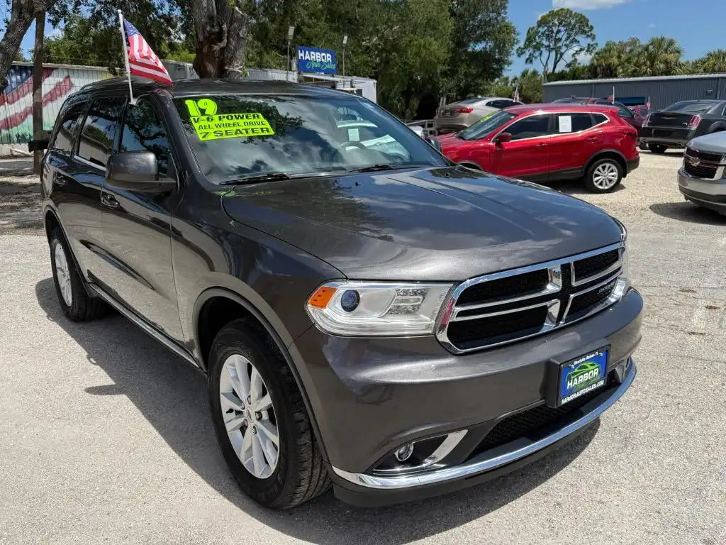 2019 Dodge Durango SXT AWD Plus's photo