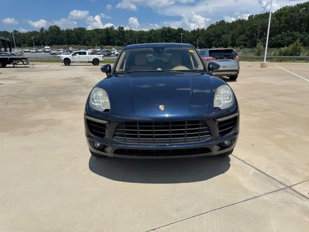 2017 Porsche Macan Base's photo
