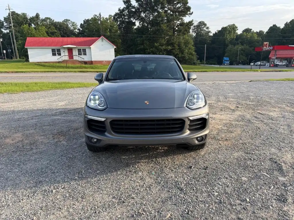 2016 Porsche Cayenne S E-Hybrid's photo