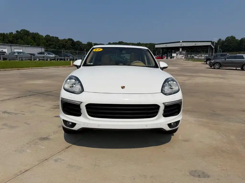 2017 Porsche Cayenne Platinum Edition's photo