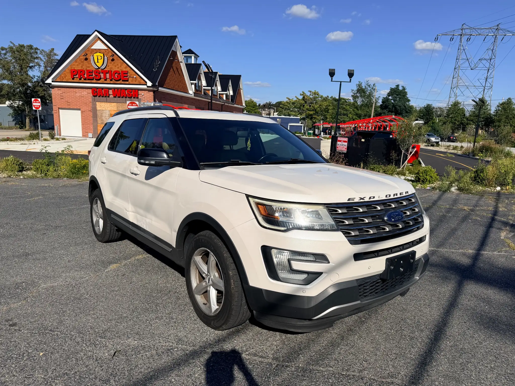 2016 Ford Explorer XLT 4WD photo 1