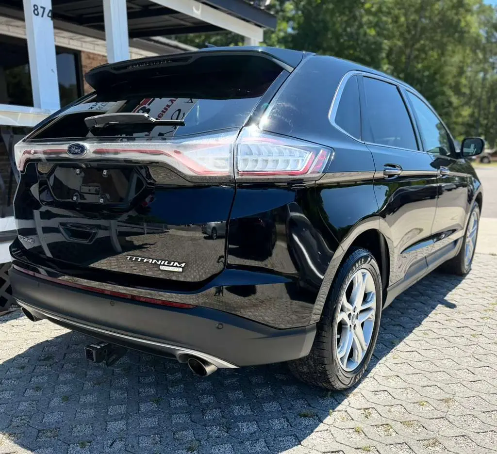 2017 Ford Edge Titanium photo 4