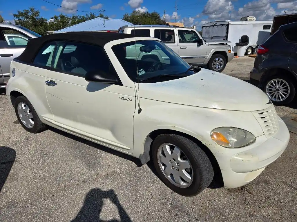2005 Chrysler PT Cruiser Touring Convertible's photo