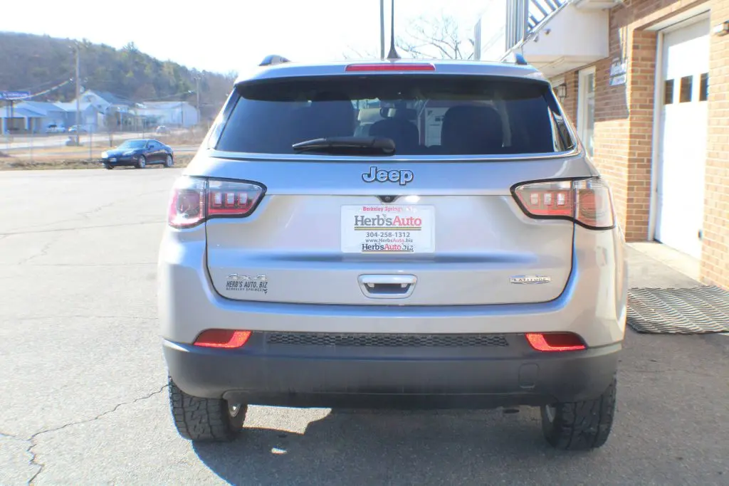 2021 Jeep Compass Latitude 4X4 photo 4