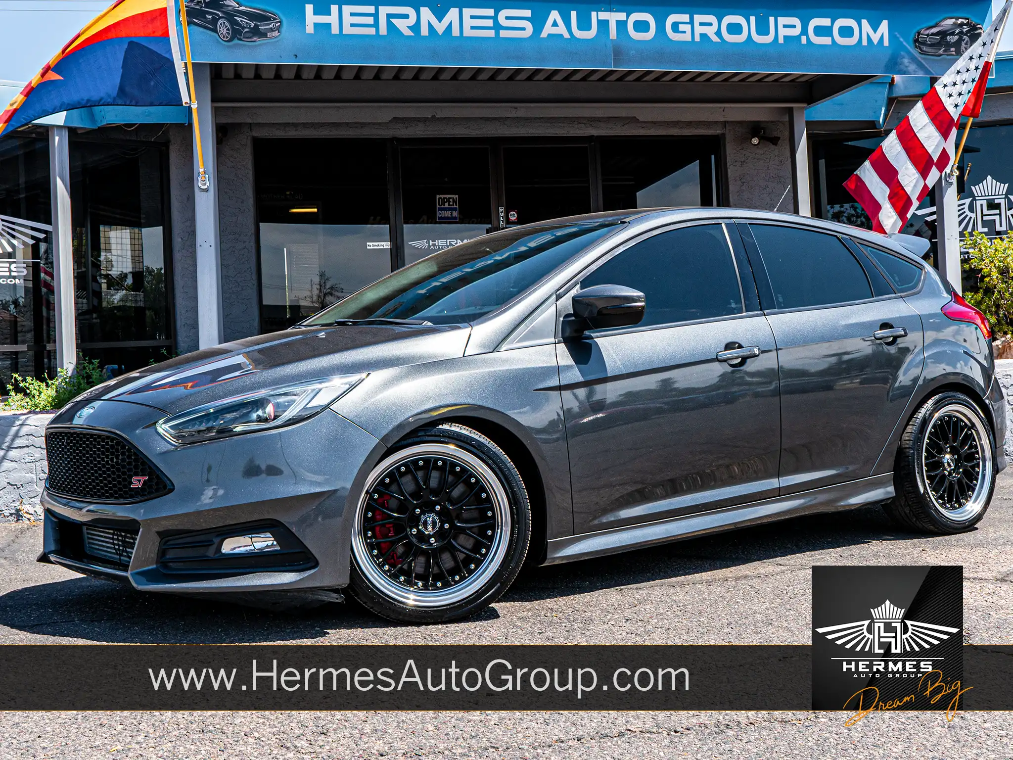 2017 Ford Focus ST Hatchback 5-Door's photo