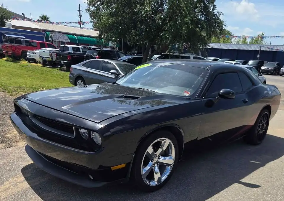 2012 Dodge Challenger SXT's photo