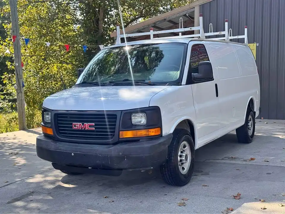 2015 GMC Savana Cargo Van 2500's photo
